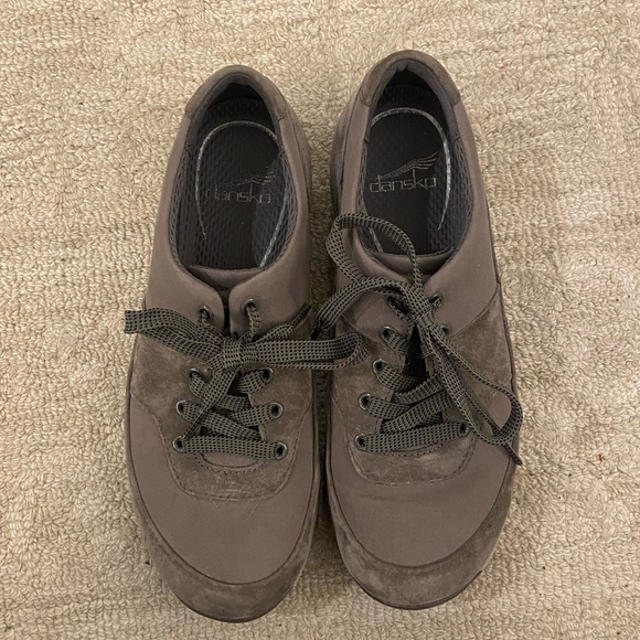 dansko peggy sneaker